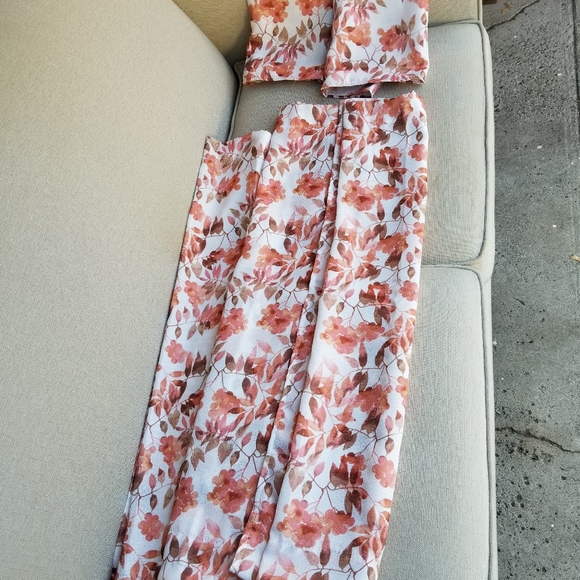 2 pair of 36" cafe/kitchen curtains w 2 matching valances - Picture 2 of 2